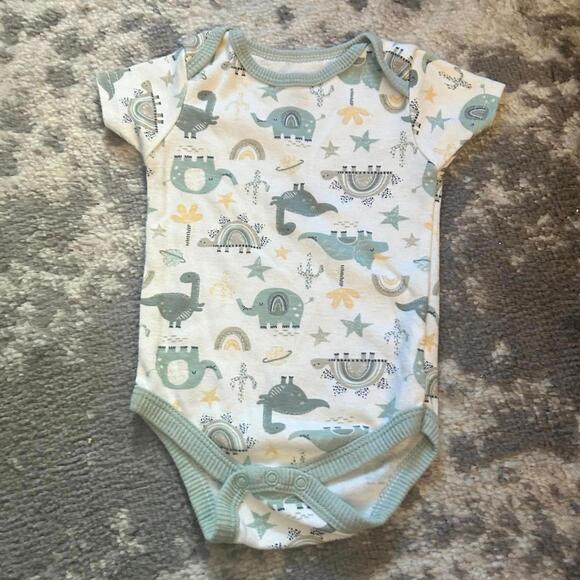 Chick Pea/Cat & Jack Baby Boy Spring/Summer Outfit Onesie and Shorts 6-9 Months - Picture 2 of 7